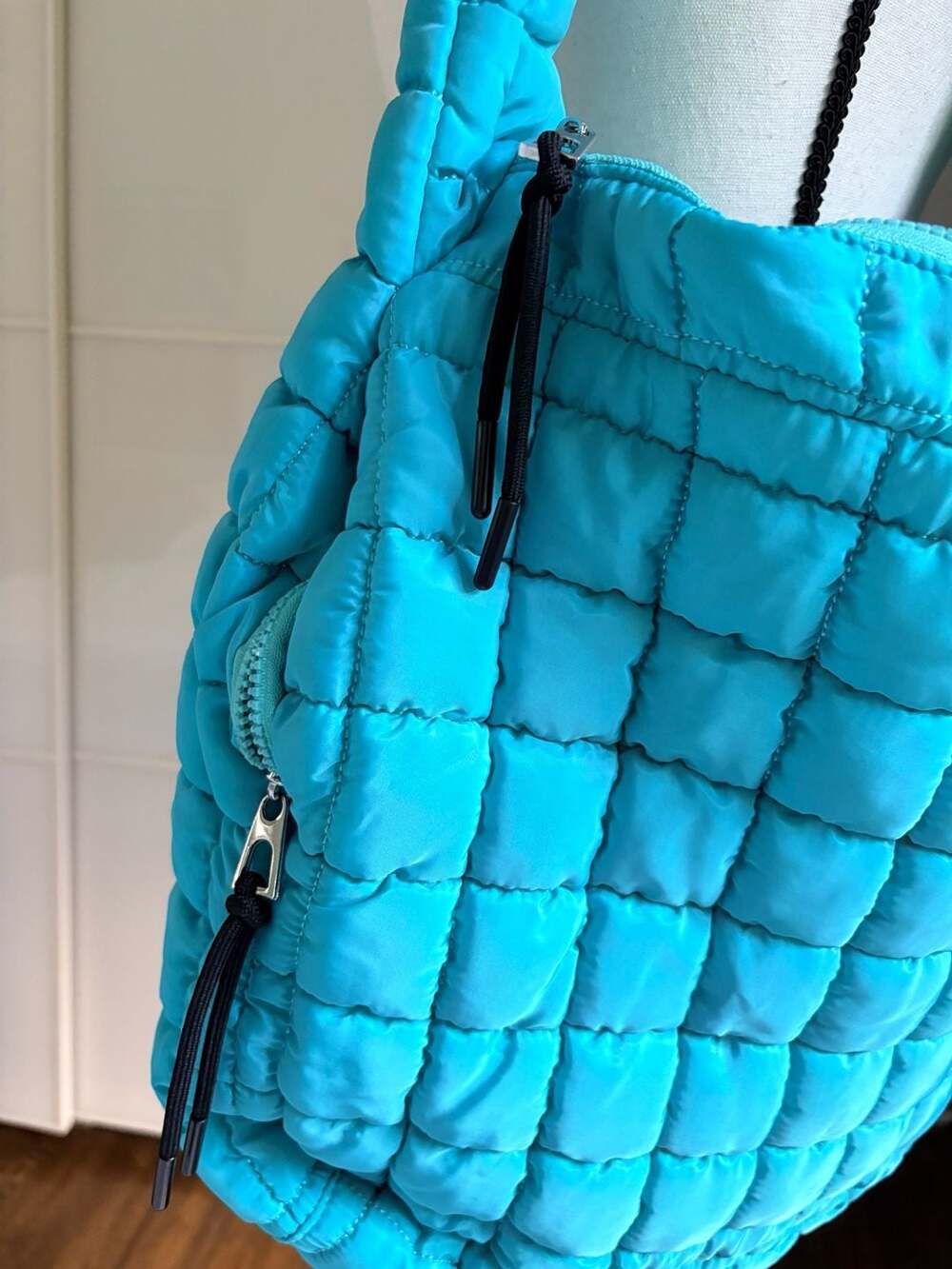 Pink Lily Blue Quilted Puffer Hobo Shoulder Bag - Picture 3 of 9